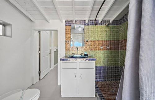 Beach Cottage with Soaking Pool and Outdoor Oasis - Foto 23