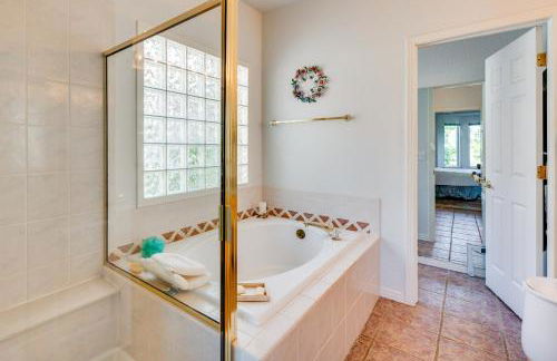 Pet-Friendly Longmont Home with McIntosh Lake Access - Foto 17