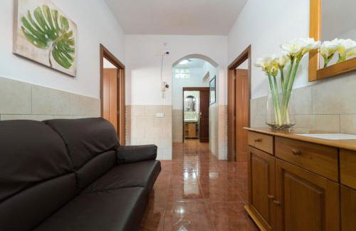 Private Solarium - 2BR House Near the Airport - Foto 11