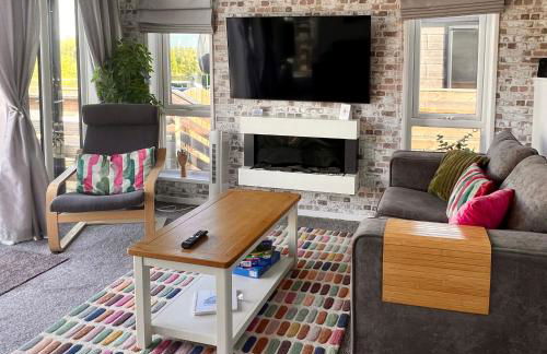 Willow's Lakeside Lodge With Hot Tub & Hi-Speed Wifi - Foto 6