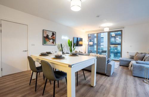 Central Wembley Stadium Luxe Stay with Pool Table - Foto 26