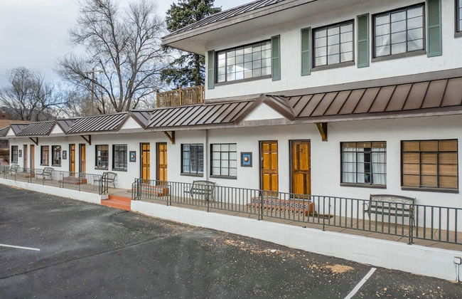 1BD Suite Trails & Garden of the Gods Dogs Welcome! - Photo 23