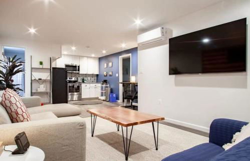 Fantastic Falls Church HomeBase for DC area travel - Foto 2