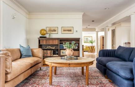 Historic & Secluded Estate on the Hudson River w/ Pool Sleeps 24 River House by Avantstay - Foto 130