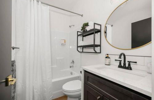 Updated Family Friendly Hillyard Gem NEW HOT TUB! - Foto 25