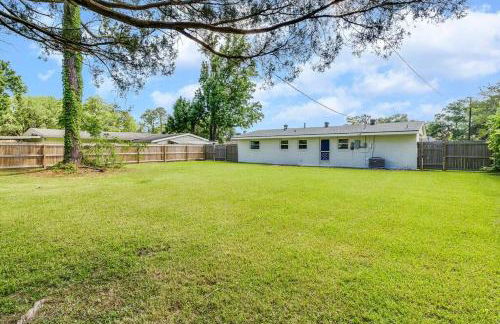 Central Lafayette location w/King Bed & Coffee Bar - Foto 12