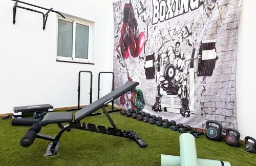 Villa Amorio a spacious modern getaway with a private heated pool & Sea Views - Foto 17