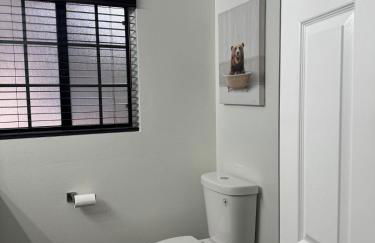 Woodsy Chic Family-Friendly Spacious Getaway - Foto 31