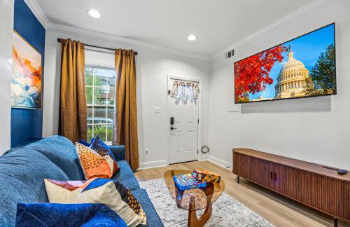 - Free Parking & 5-Min Walk To Metro - Book Now! - Photo 17