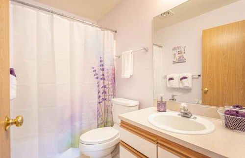 Lavender Haus - Walk to Downtown Leavenworth - The Alpine Village Collection - Foto 13