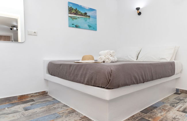 Depis Luxury Suites - Photo 30