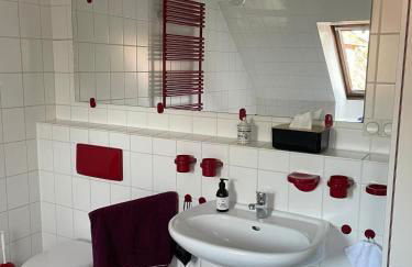 Twenge Retreat - Haus Nähe Stadt und Flughafen mit Garten, 3 Zimmer, TV, Küche, Bad und Netflix - Foto 33