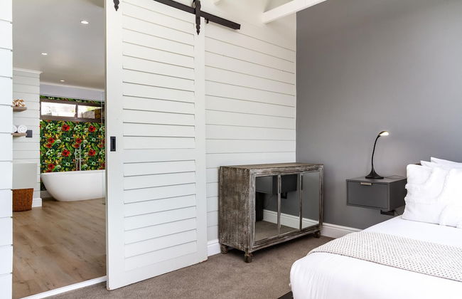 Spacious Apartment With Pool in Camps Bay - Photo 54