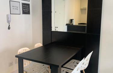 1103- Apartamento Encantador, amplo e decorado, mobiliario moderno, cozinha completa com utensílios , Excelente vista da cidade e localização privelegiada no bairro Bigorrilho - Photo 23