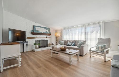 Riverside Retreat Minutes to Beach Updated Kitchen - Foto 11