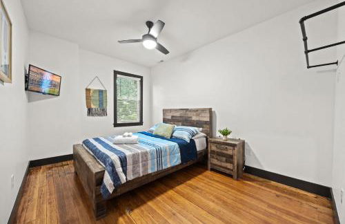 Unique Black Home in the Heart of Shelby Park - Foto 27