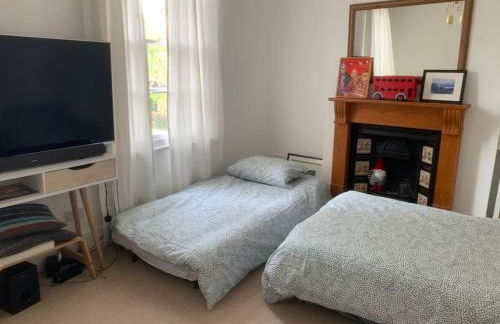 CB53 Tower Bridge Townhouse 2 bathrooms & Free parking - Photo 18