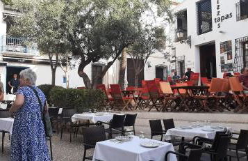 Nolan House - Photo 3