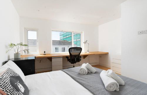Stunning new 4 bed Penzance town Loft with parking - Foto 22