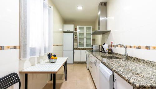 Center of Seville! Luxury apartment in Sevillian Manor House! - Photo 3