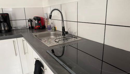 Rez de Jardin Terrasse Literie Haut de gamme Proche Gare et Hyper Centre - Foto 3