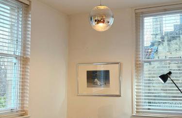 Free off street parking Georgian style Bath apartment - Photo 15