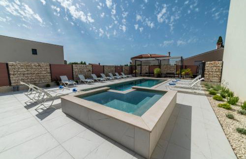 PINNA RESIDENCE - Datul - Foto 2