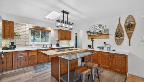 Above Par - Quiet & Private Retreat | Parking + Lake Views - Foto 2