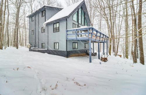 Scenic Views! Clifton Twp Chalet with Fire Pit, Deck - Foto 30