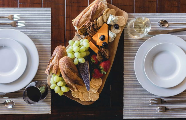 Klamath by Avantstay Gorgeous Mountain Home w/ Fire Pit, Spa & Lake Views - Photo 26