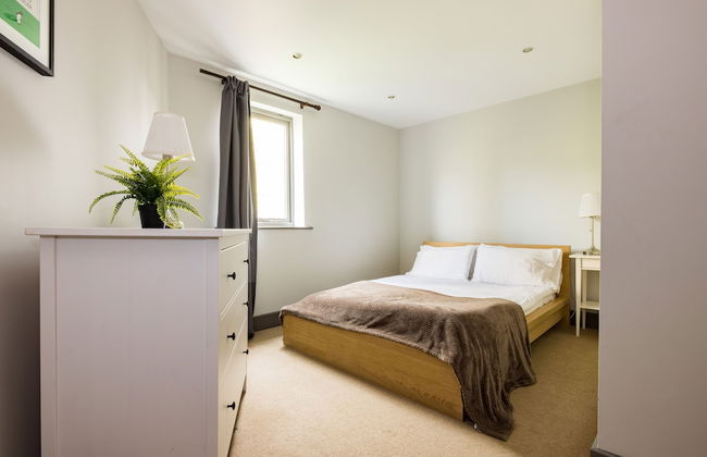 Spacious 2 Bed - Battersea High Street - Photo 27