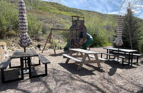 Large Off-Grid Luxury Cabin- creek land & views - Foto 55