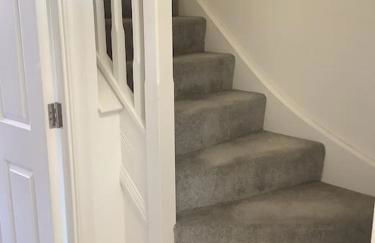 Entire 2 bedroom house in Tamworth - Photo 2