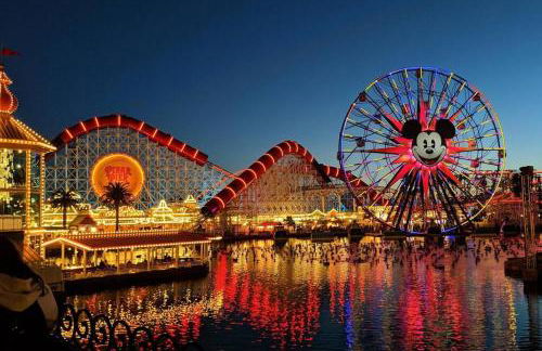 NEW Lux 5BR Villa Near Disney, Knotts, LA, OC with Hot Tub & Games - Photo 2