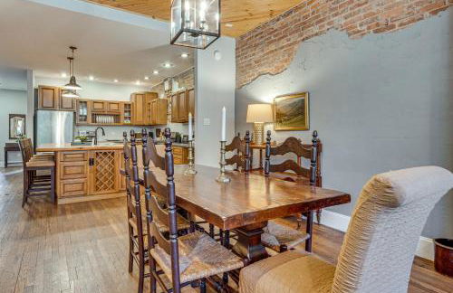 Private Hot Tub, Steps to Main St Saluda Retreat - Foto 12