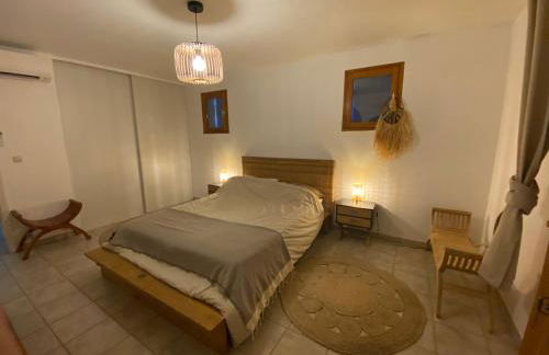 CHARMANT LOGEMENT AVEC PISCINE EN PROVENCE au premier étage d une villa - Foto 9