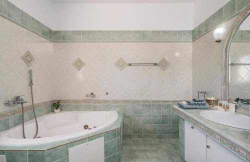 Casa de philippe with unique Seaview 2' from beach - Foto 22