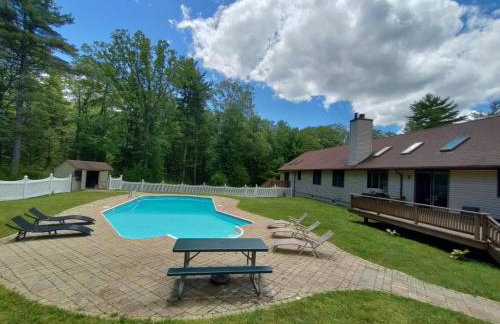 Spacious House with a Pool - Foto 10