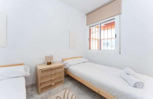 Bajo con acceso directo desde la terraza a la piscina y parking privado en La Reserva de Marbella by Sunny Residences - Foto 21