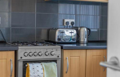 Free Parking - Central - Sleeps 6 - 2 Bedrooms - Foto 16