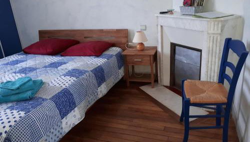 Logement indépendant dans cité médiévale - Foto 5