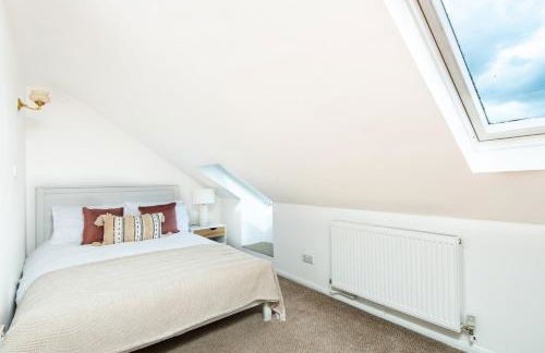Spacious en-suite in a 5-Bedroom House at Hanwell (2nd Floor) - Foto 9