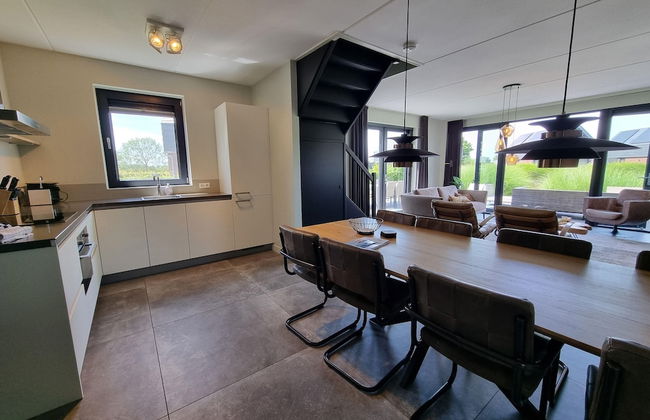 Luxurious Detached Water Villa With Jetty - Foto 12