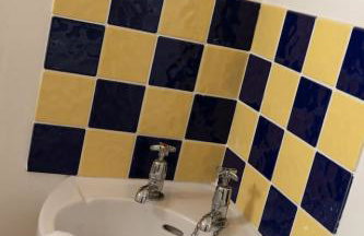 3 bed home sleeps 8 people located 1 min from train stop - Otley Terrace - Photo 10