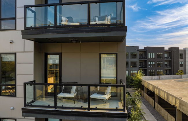 Walkable Midtown Location Modern Amenities, Pool & Gym Anthem by Avantstay - Foto 40