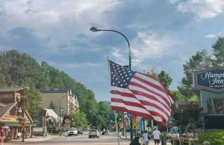 Big Mountain View! Downtown Gatlinburg Chalet Village! Hot Tub! Fan Favorite! AFrame Dreams! Magazine-Featured! Stunning Interiors! Little Green Cabin - Photo 26