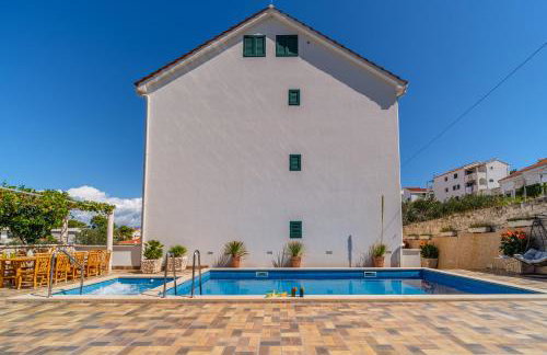 La Perla Apartments - Photo 62