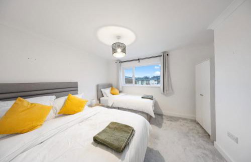 Long-short-stay Medway home with parking, WiFi &pool table - Foto 35