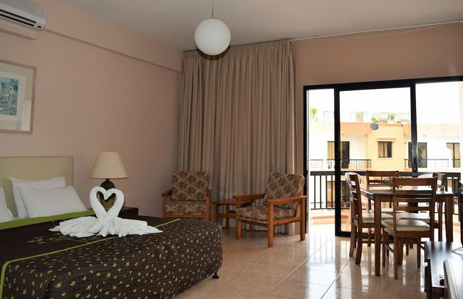 Anna Hotel Apartments - Photo 20