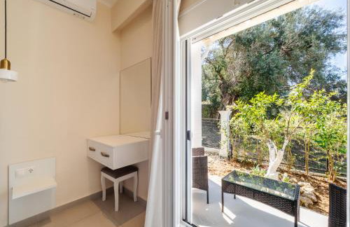 Olea House 2' walk from the sea - Photo 31